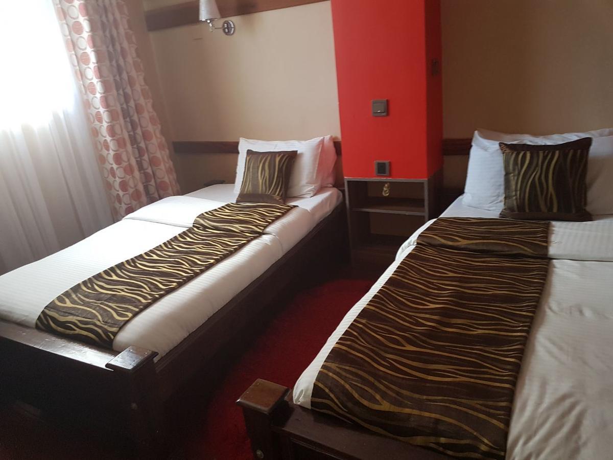 Simba Village Relax Inn Елдорет Екстер'єр фото