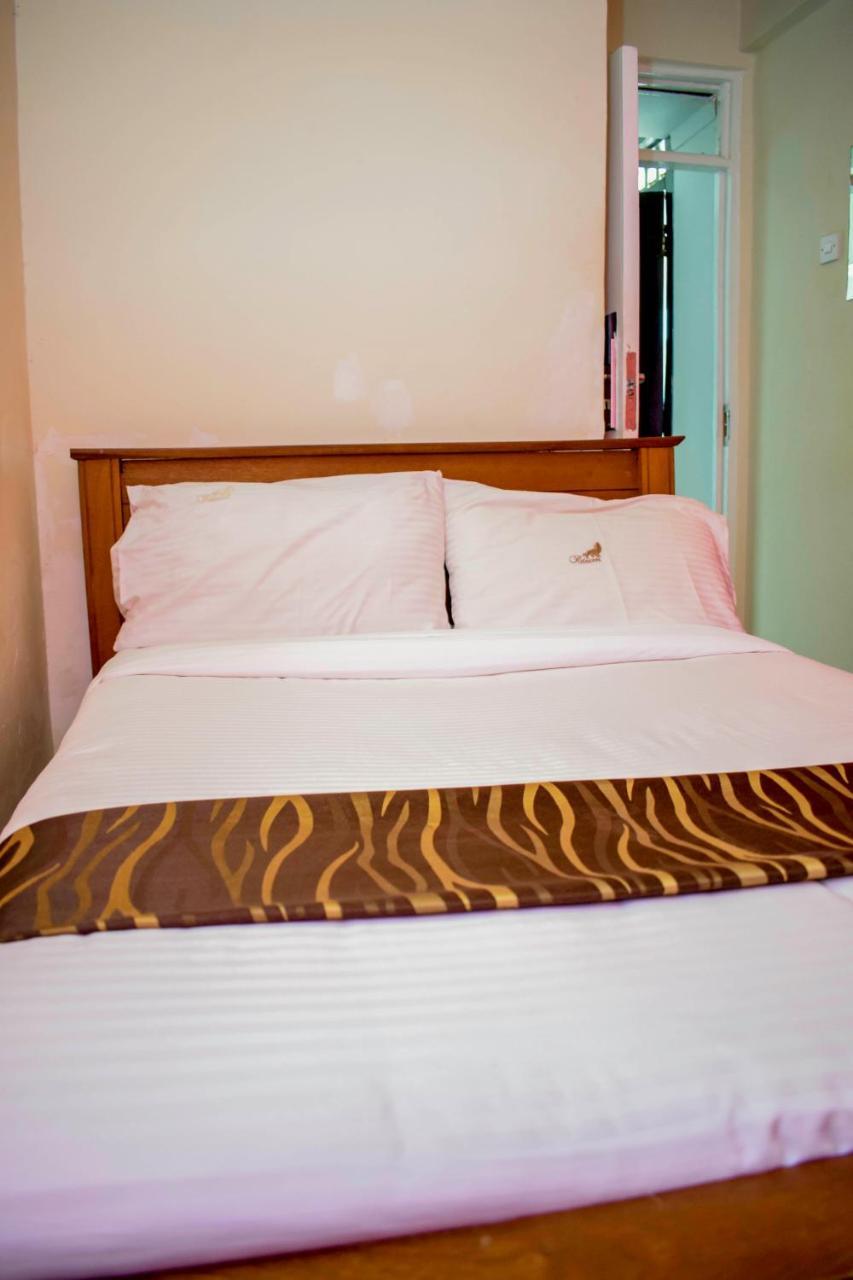 Simba Village Relax Inn Елдорет Екстер'єр фото