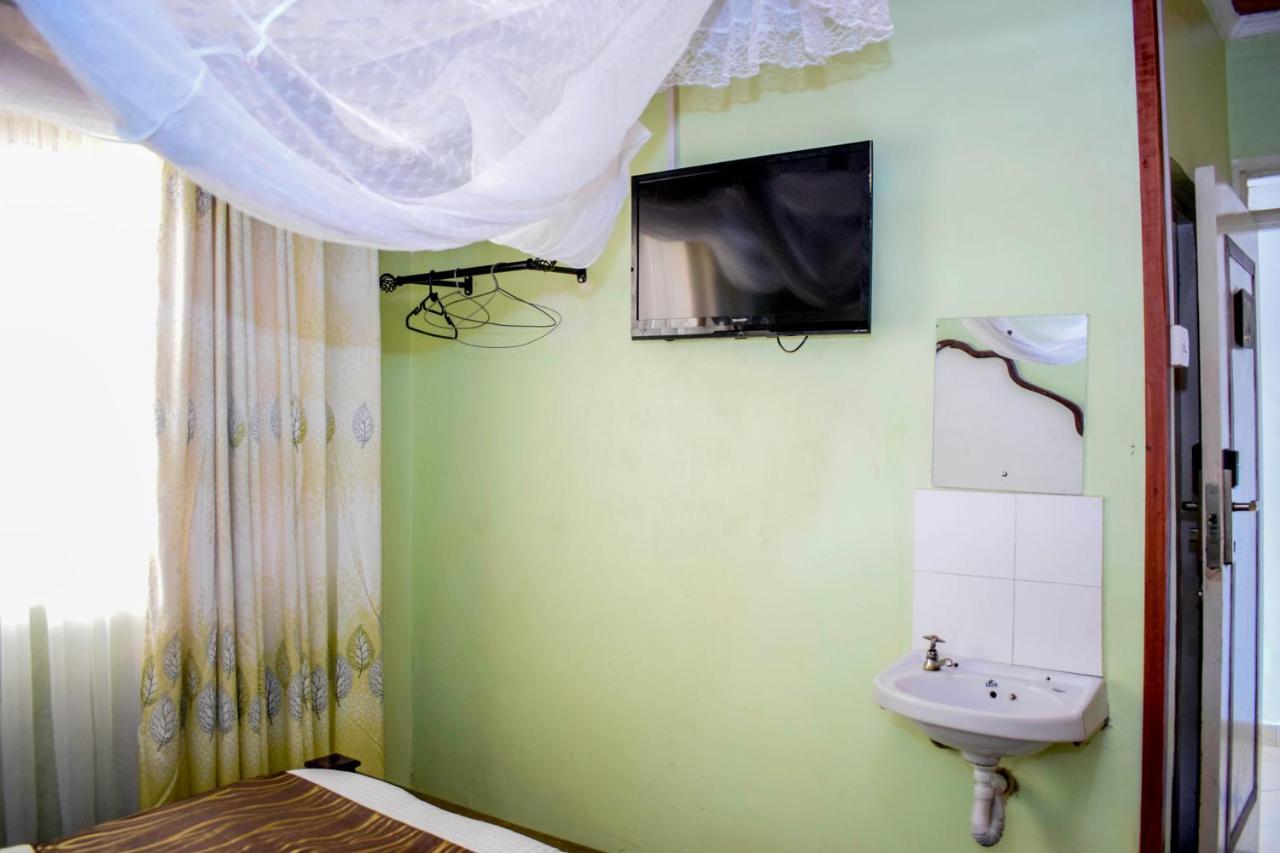 Simba Village Relax Inn Елдорет Екстер'єр фото