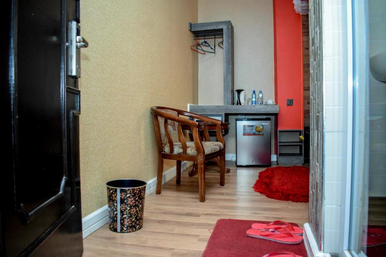 Simba Village Relax Inn Елдорет Екстер'єр фото